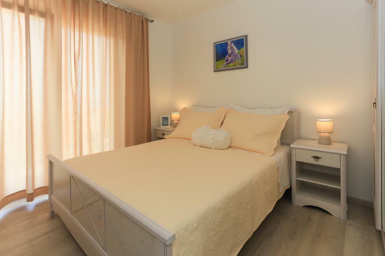 Periska Kastela Apartment ภายนอก รูปภาพ